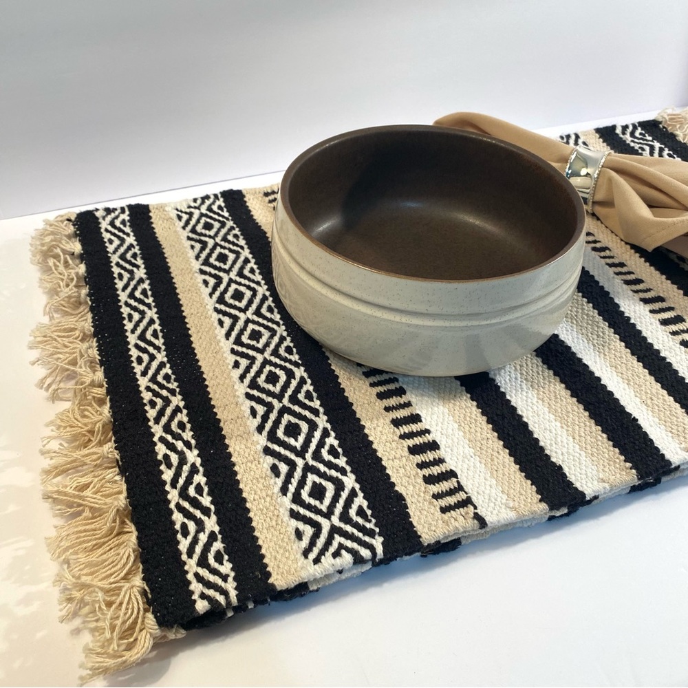 4 Chardin Home Black Ivory Tan Artisan Crafted Cotton Laguna Placemats Textiles